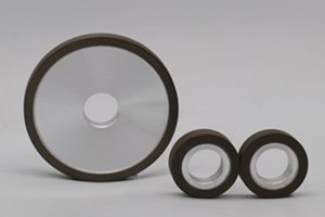 Las muelas abrasivas de diamante o CBN se utilizan